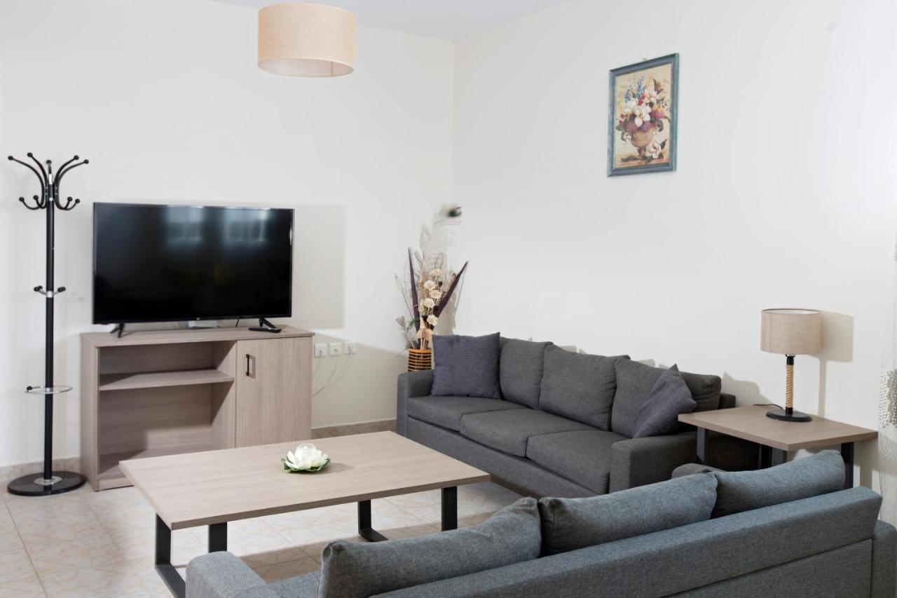 Kostas 2 Apartment Luaran gambar