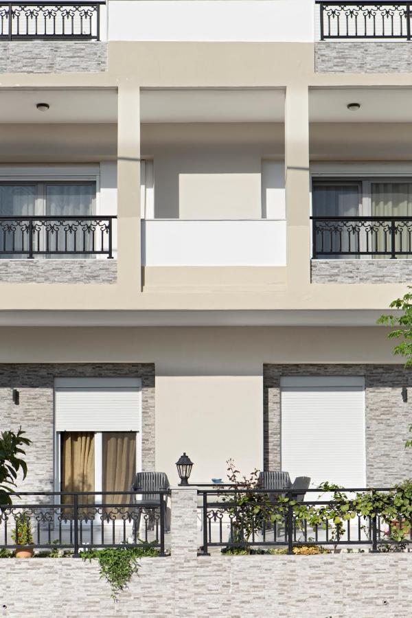 Kostas 2 Apartment Luaran gambar