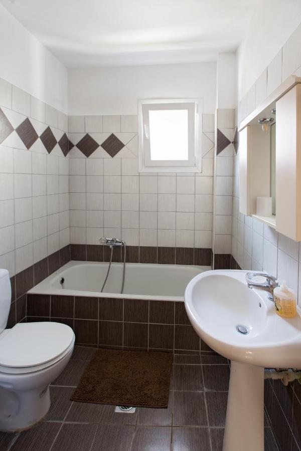 Kostas 2 Apartment Luaran gambar