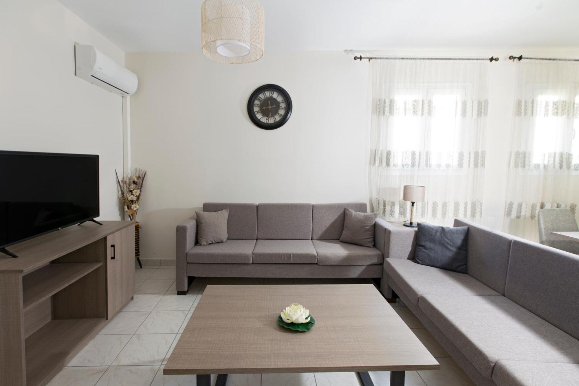 Kostas 2 Apartment Luaran gambar